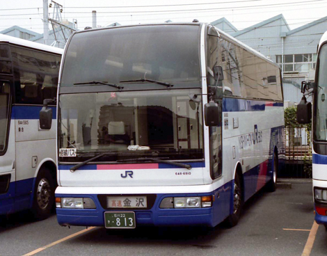 JRバス　エンブレム 西日本JRバス、高速バスに新デザイン車両導入。赤い差し色に