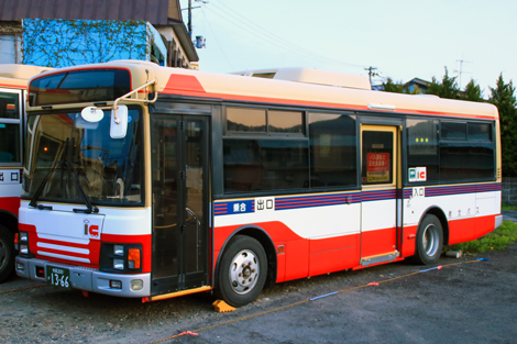 秋北バス（中型）